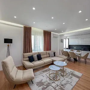 Lux At Arlis Tirana